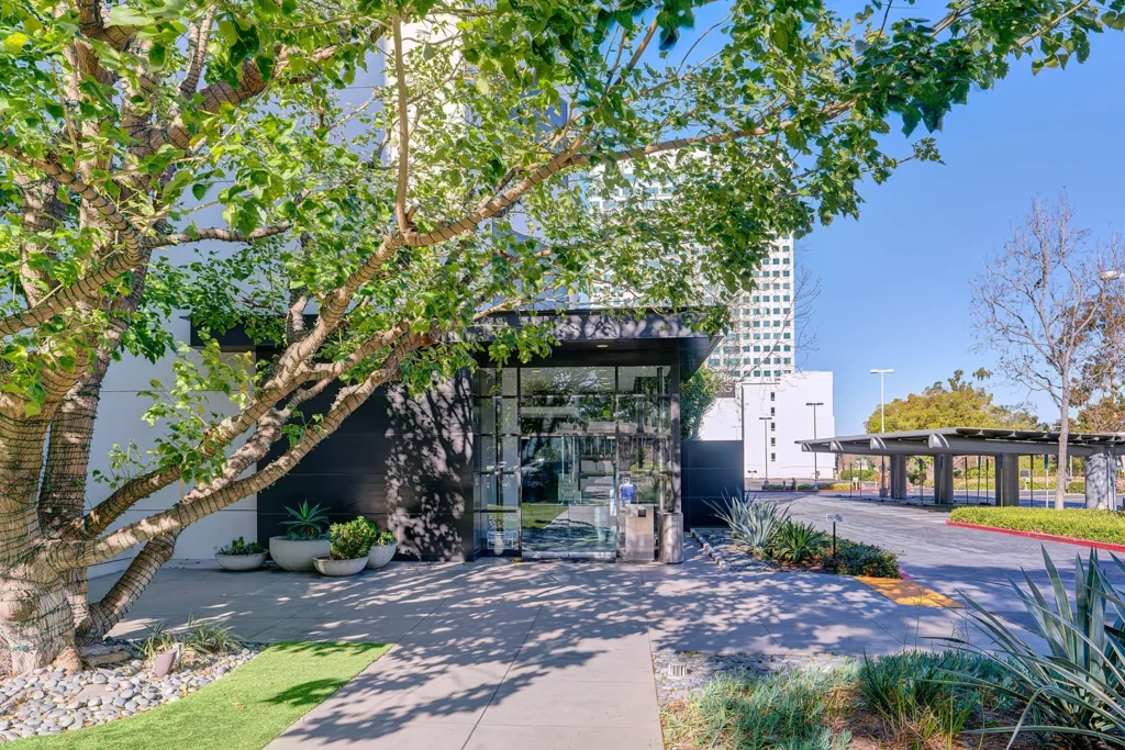 sarasota-real-estate-business-exterior-001 Commercial Building Exterior Photograph Real Estate Listing Sarasota