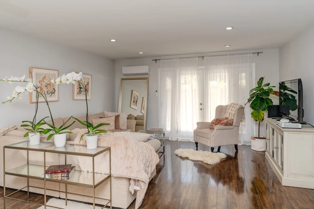 sarasota-real-estate-family-room-luxury-001 Luxury Real Estate Photographer Family Room Sarasota Couches