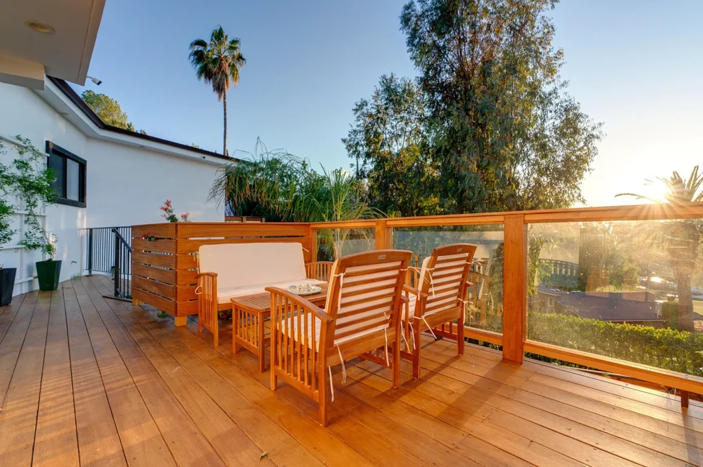 sarasota-real-estate-patio-deck-001 Sunlit Patio Real Estate Photographer Luxury Listing Sarasota Home